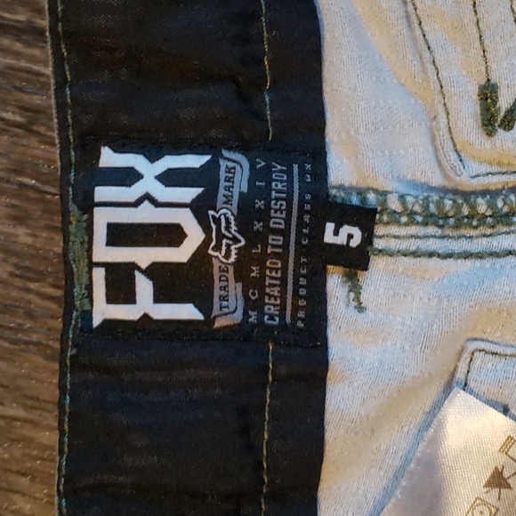 Fox Cargo Shorts - Picture 6 of 6